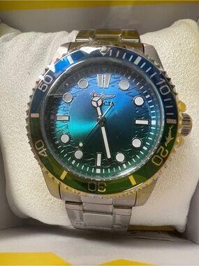 Invicta pro diver 43mm quartz movement watch